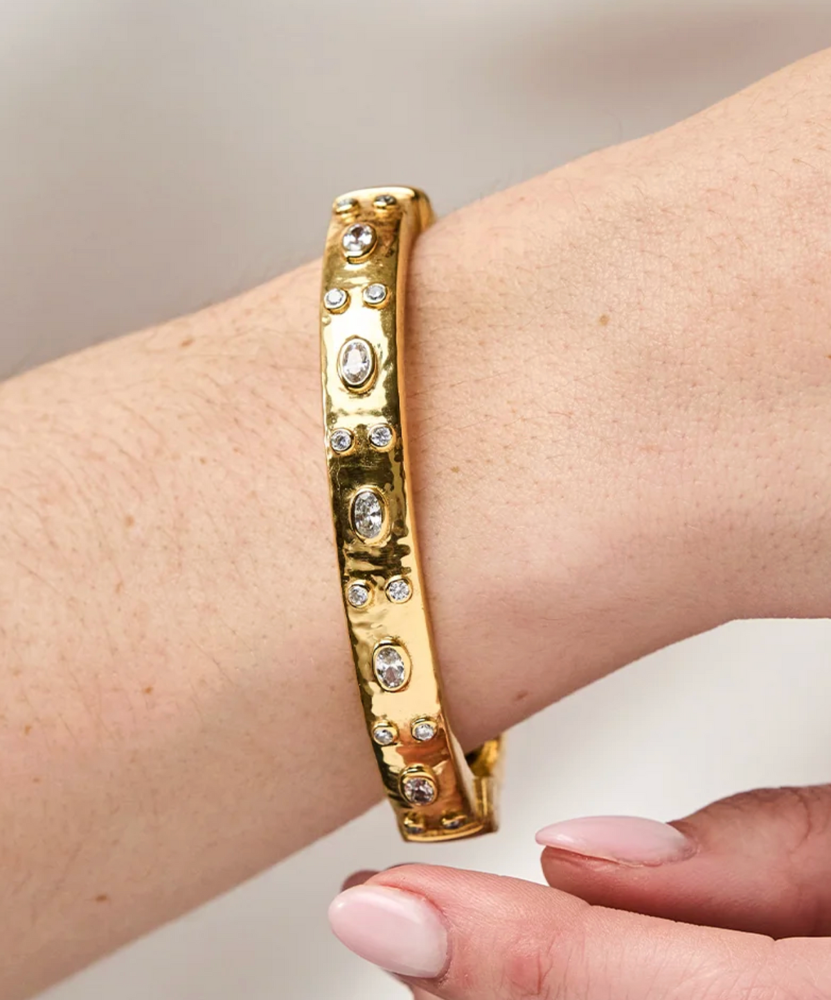 Maharani Clear Cubic Zirconia Hinged Bangle
