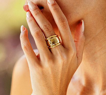Cleopatra Band Ring in Hammered In Gold