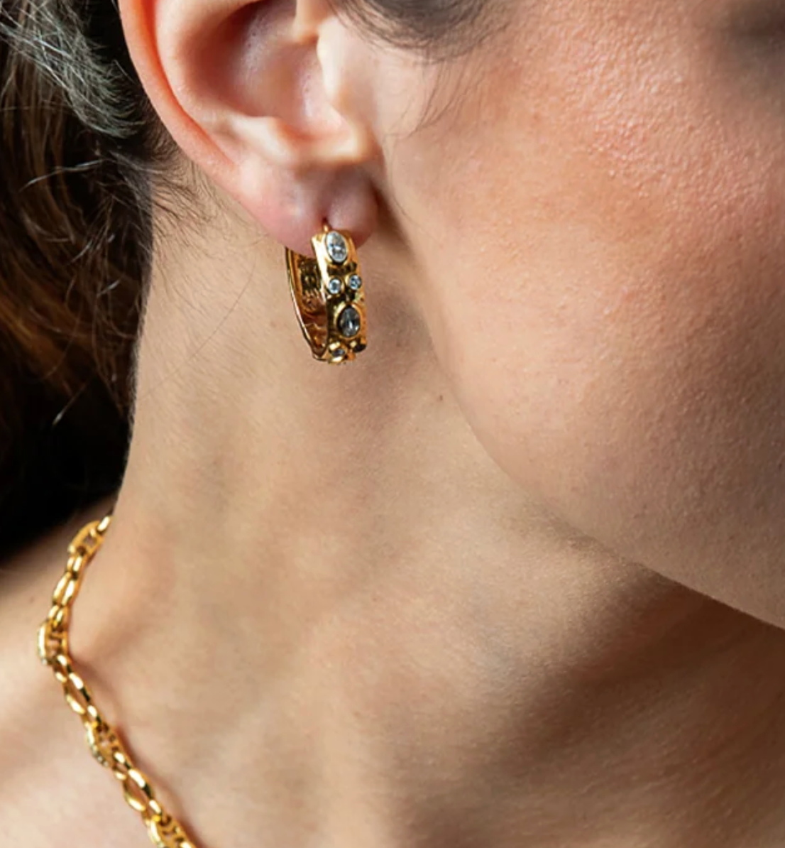 Maharani Huggie Hoop Earrings