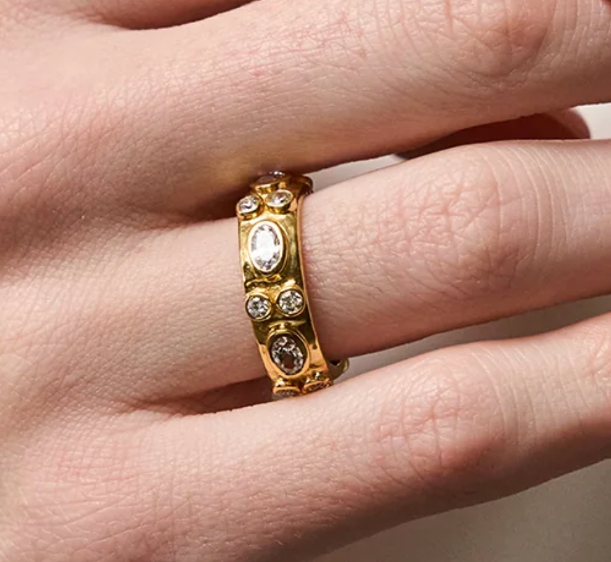 Maharani Hammered Clear Cubic Zirco Ring