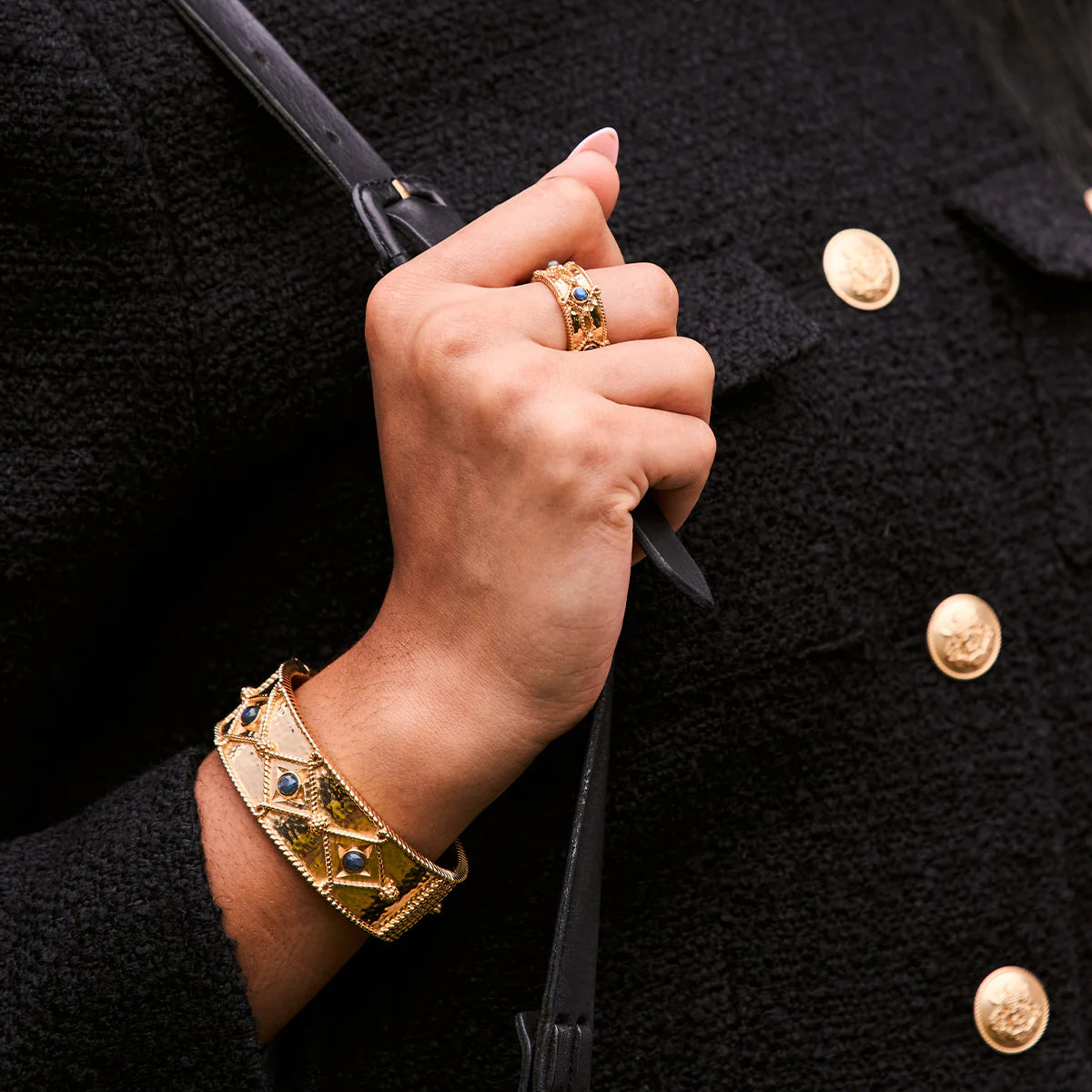 Victoria Hinged Bangle in Hmmrd Gold,Blue Lab